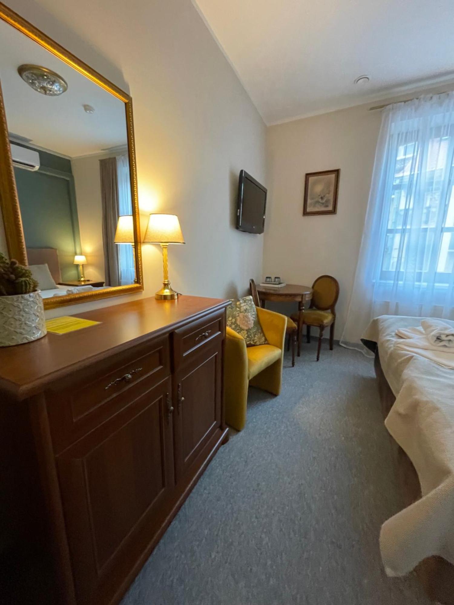 Apple Economy Hotel Kaunas Exteriér fotografie